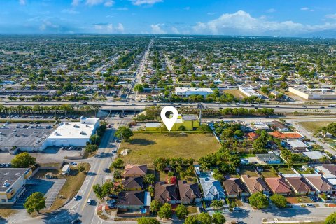 Commercial property in Miami Gardens, Florida № 1206186 - photo 2