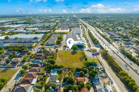 Propiedad comercial en venta en Miami Gardens, Florida № 1206186 - foto 3