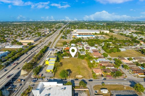 Commercial property in Miami Gardens, Florida № 1206186 - photo 4