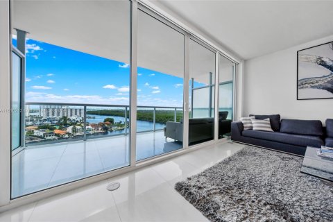 Condo in Sunny Isles Beach, Florida, 3 bedrooms  № 1238247 - photo 14