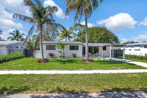 Villa ou maison à vendre à Plantation, Floride: 3 chambres, 128.76 m2 № 1070211 - photo 3