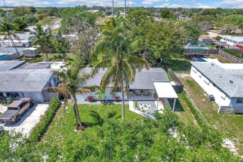 Villa ou maison à vendre à Plantation, Floride: 3 chambres, 128.76 m2 № 1070211 - photo 5