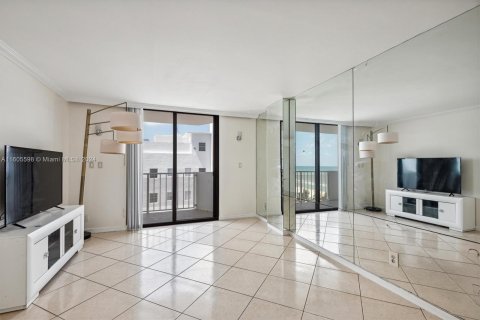 Condo in Miami Beach, Florida, 2 bedrooms  № 1232508 - photo 4