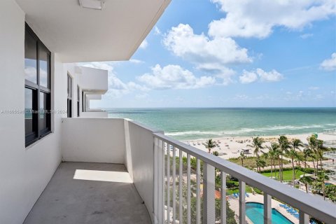 Condo in Miami Beach, Florida, 2 bedrooms  № 1232508 - photo 2