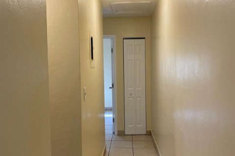 Снять в аренду квартиру в Форт-Лодердейл, Флорида 3 спальни, 172.61м2, № 1056912 - фото 3