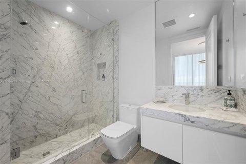 Condo in Sunny Isles Beach, Florida, 5 bedrooms  № 1377592 - photo 8