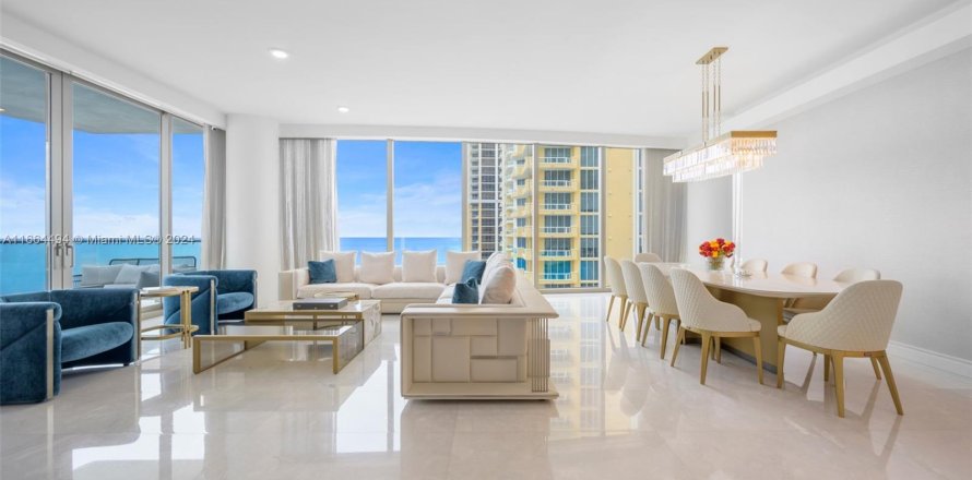 Condo à Sunny Isles Beach, Floride, 5 chambres  № 1377592