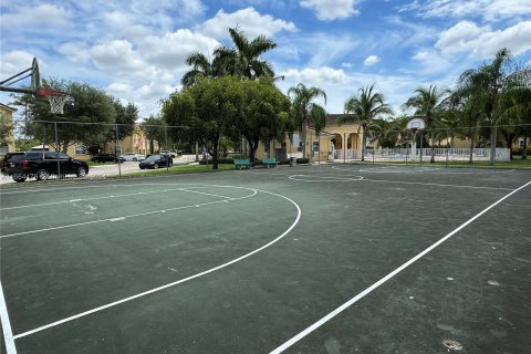 Townhouse in Miami, Florida 3 bedrooms, 164.9 sq.m. № 1377589 - photo 7