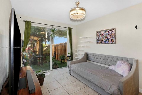 Adosado en venta en Miami, Florida, 3 dormitorios, 164.9 m2 № 1377589 - foto 15