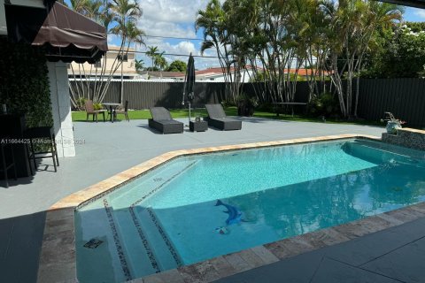 Casa en venta en Hialeah, Florida, 3 dormitorios № 1377587 - foto 21