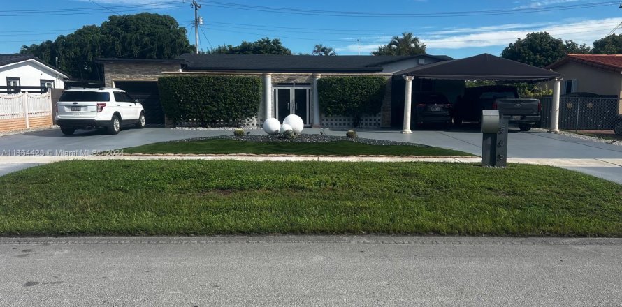 Villa ou maison à Hialeah, Floride 3 chambres № 1377587