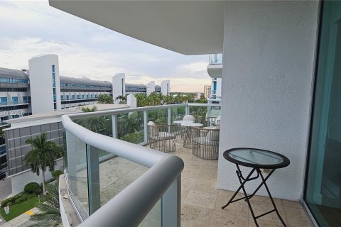 Condo in Aventura, Florida, 2 bedrooms  № 1328814 - photo 4