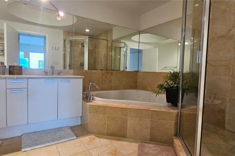 Copropriété à vendre à Aventura, Floride: 2 chambres, 115.29 m2 № 1328814 - photo 22