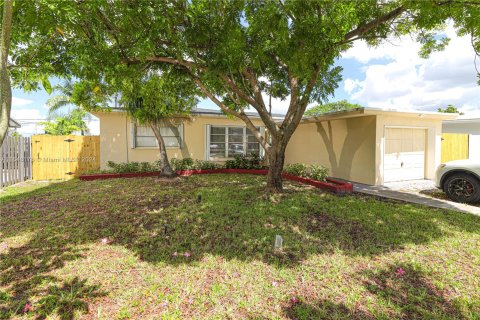 House in Fort Lauderdale, Florida 3 bedrooms, 110.74 sq.m. № 1331692 - photo 8