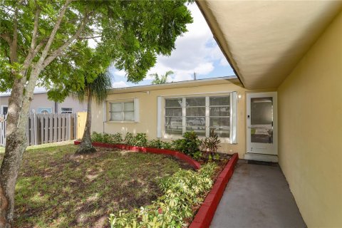 House in Fort Lauderdale, Florida 3 bedrooms, 110.74 sq.m. № 1331692 - photo 10