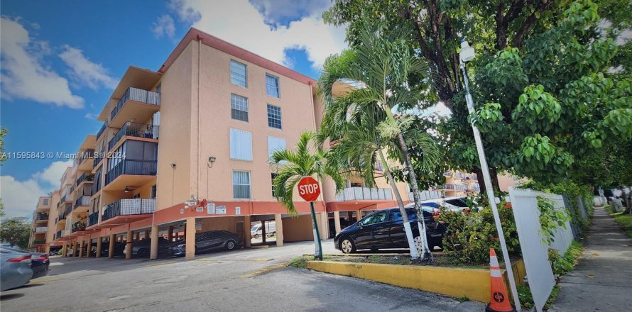 Condo à Hialeah, Floride, 1 chambre  № 1398324