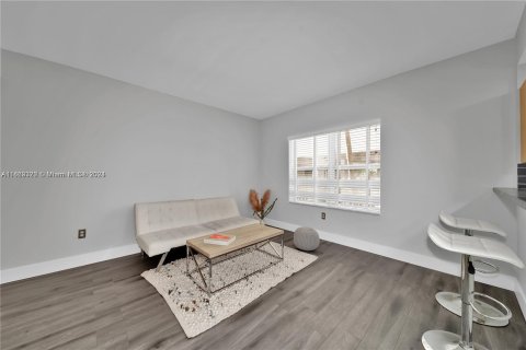 Copropriété à vendre à Miami Beach, Floride: 1 chambre, 49.24 m2 № 1372848 - photo 11