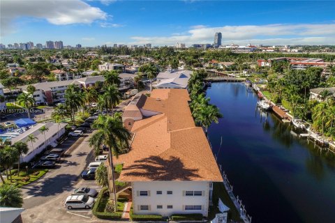 Condominio en venta en Hallandale Beach, Florida, 2 dormitorios, 97.55 m2 № 1023630 - foto 28