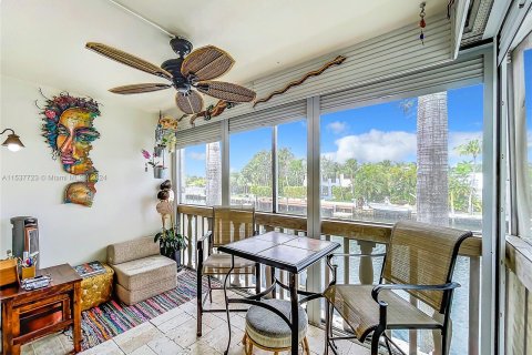 Condominio en venta en Hallandale Beach, Florida, 2 dormitorios, 97.55 m2 № 1023630 - foto 20
