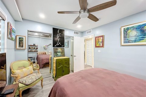 Condominio en venta en Hallandale Beach, Florida, 2 dormitorios, 97.55 m2 № 1023630 - foto 15