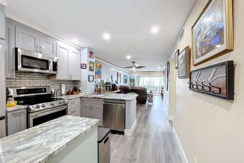 Copropriété à vendre à Hallandale Beach, Floride: 2 chambres, 97.55 m2 № 1023630 - photo 6