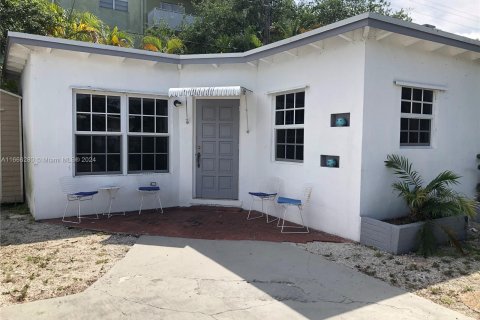 Casa en venta en North Miami Beach, Florida, 1 dormitorio, 50.07 m2 № 1381556 - foto 1