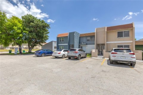 Adosado en venta en Miami, Florida, 2 dormitorios, 85.93 m2 № 1381559 - foto 8