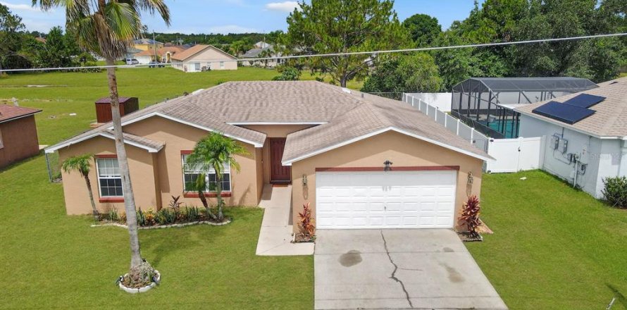 Villa ou maison à Kissimmee, Floride 4 chambres, 130.53 m2 № 1250566