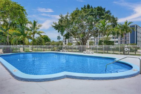 Copropriété à vendre à Hollywood, Floride: 1 chambre, 72 m2 № 1049397 - photo 25