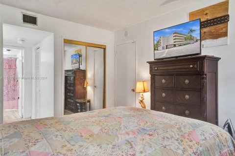 Copropriété à vendre à Hollywood, Floride: 1 chambre, 72 m2 № 1049397 - photo 6