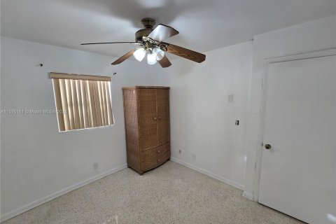 Condo in Lantana, Florida, 2 bedrooms  № 1423499 - photo 15