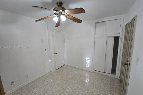 Condo in Lantana, Florida, 2 bedrooms  № 1423499 - photo 14