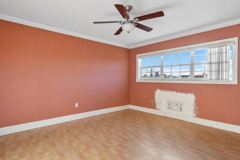 Condo in Hallandale Beach, Florida, 2 bedrooms  № 1035791 - photo 7