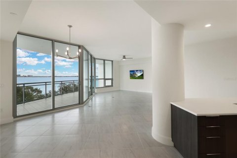 Condominio en venta en Tampa, Florida, 3 dormitorios, 249.81 m2 № 1062056 - foto 16