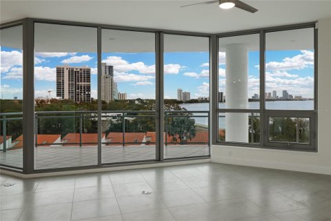 Condominio en venta en Tampa, Florida, 3 dormitorios, 249.81 m2 № 1062056 - foto 12