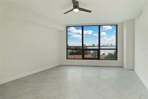 Condominio en venta en Tampa, Florida, 3 dormitorios, 249.81 m2 № 1062056 - foto 29