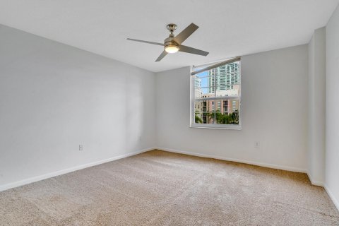 Condo in Fort Lauderdale, Florida, 2 bedrooms  № 1079195 - photo 14