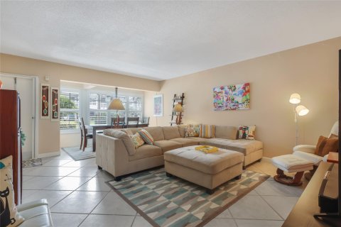 Condominio en venta en Wilton Manors, Florida, 2 dormitorios, 85.93 m2 № 1045733 - foto 11