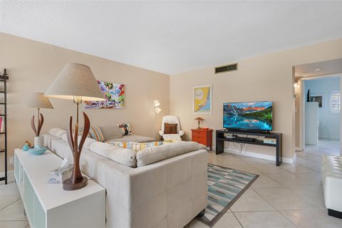 Condominio en venta en Wilton Manors, Florida, 2 dormitorios, 85.93 m2 № 1045733 - foto 17