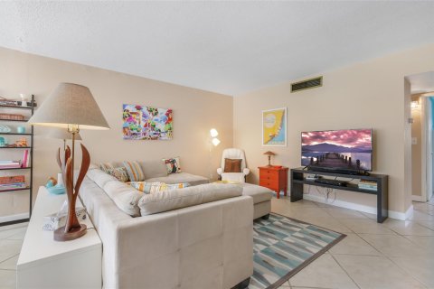 Condominio en venta en Wilton Manors, Florida, 2 dormitorios, 85.93 m2 № 1045733 - foto 23