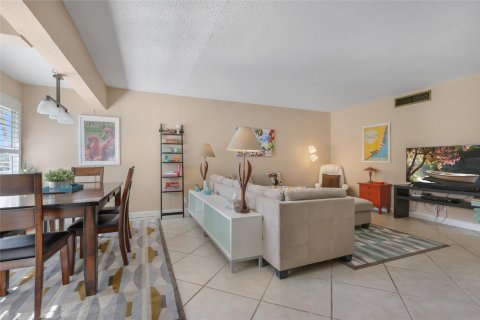 Copropriété à vendre à Wilton Manors, Floride: 2 chambres, 85.93 m2 № 1045733 - photo 22