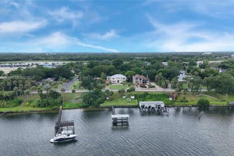 Villa ou maison à vendre à Cocoa, Floride: 5 chambres, 406.17 m2 № 1232912 - photo 4