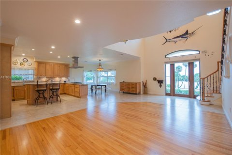 Casa en venta en Cocoa, Florida, 5 dormitorios, 406.17 m2 № 1232912 - foto 25