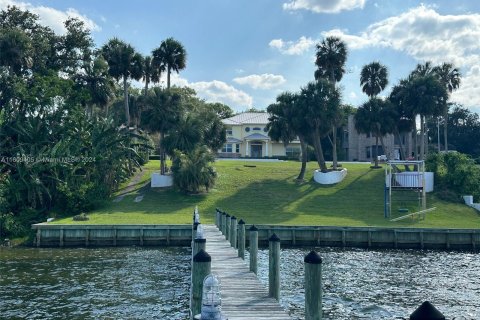 Villa ou maison à vendre à Cocoa, Floride: 5 chambres, 406.17 m2 № 1232912 - photo 5