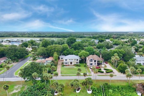 Villa ou maison à vendre à Cocoa, Floride: 5 chambres, 406.17 m2 № 1232912 - photo 3