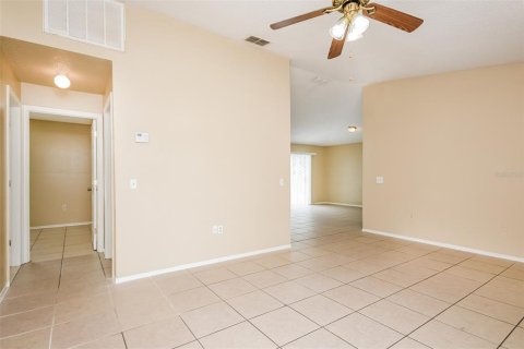 House in Winter Haven, Florida 3 bedrooms, 114.55 sq.m. № 1397279 - photo 4