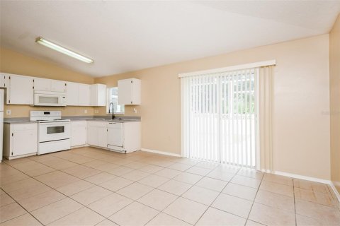 House in Winter Haven, Florida 3 bedrooms, 114.55 sq.m. № 1397279 - photo 6