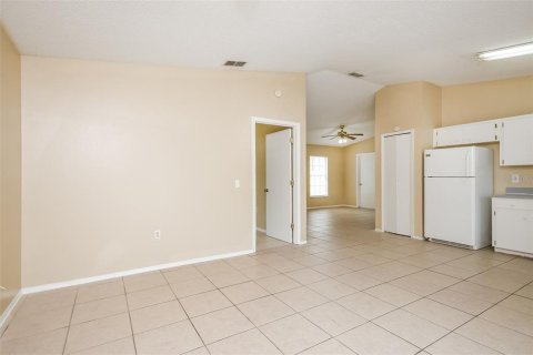 House in Winter Haven, Florida 3 bedrooms, 114.55 sq.m. № 1397279 - photo 5