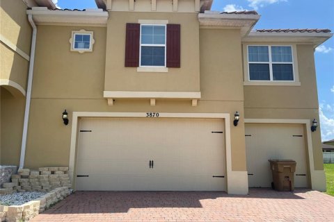 Casa en venta en Kissimmee, Florida, 5 dormitorios, 370.68 m2 № 1307646 - foto 3