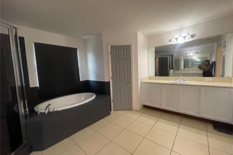 Villa ou maison à vendre à Kissimmee, Floride: 5 chambres, 370.68 m2 № 1307646 - photo 15